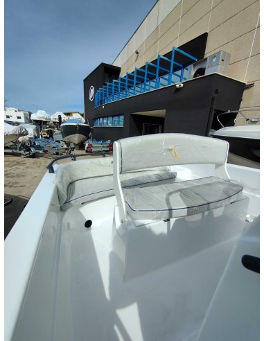 Azzurra: La barca perfetta per le tue avventure