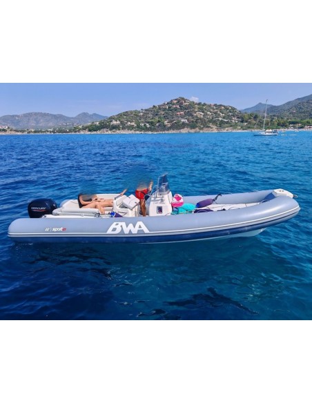 BWA Sport GT22 con Mercury F150L